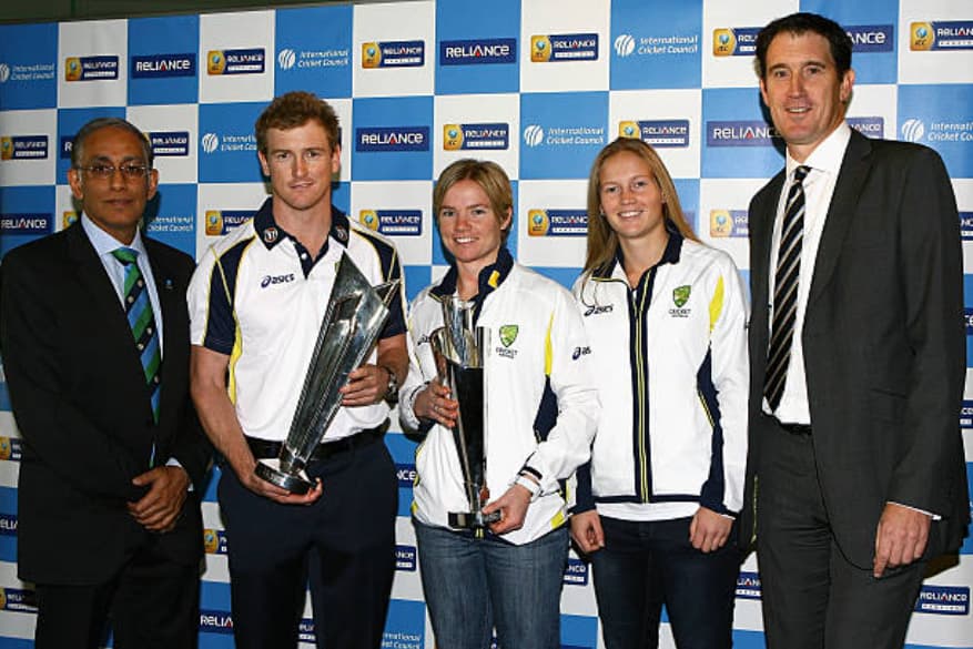 Captain James Sutherland at Price distribution ceremony